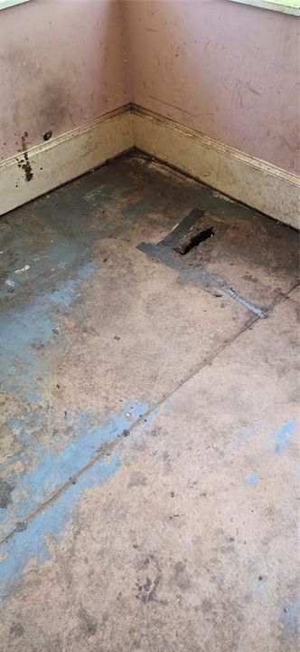 For Sale: $99,000 (2 beds, 1 baths, 1346 Square Feet)