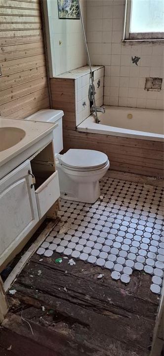 For Sale: $99,000 (2 beds, 1 baths, 1346 Square Feet)