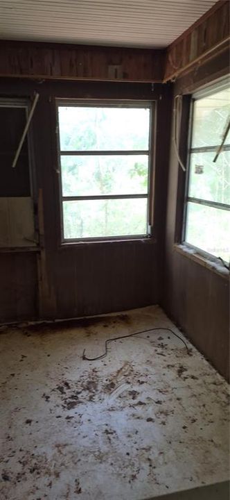 For Sale: $99,000 (2 beds, 1 baths, 1346 Square Feet)