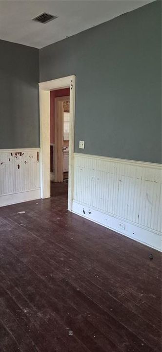 For Sale: $99,000 (2 beds, 1 baths, 1346 Square Feet)