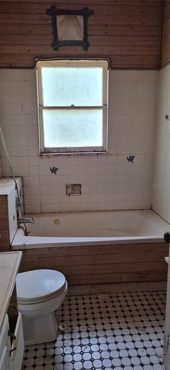 For Sale: $99,000 (2 beds, 1 baths, 1346 Square Feet)