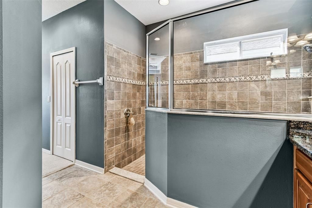 For Sale: $515,900 (5 beds, 3 baths, 2652 Square Feet)
