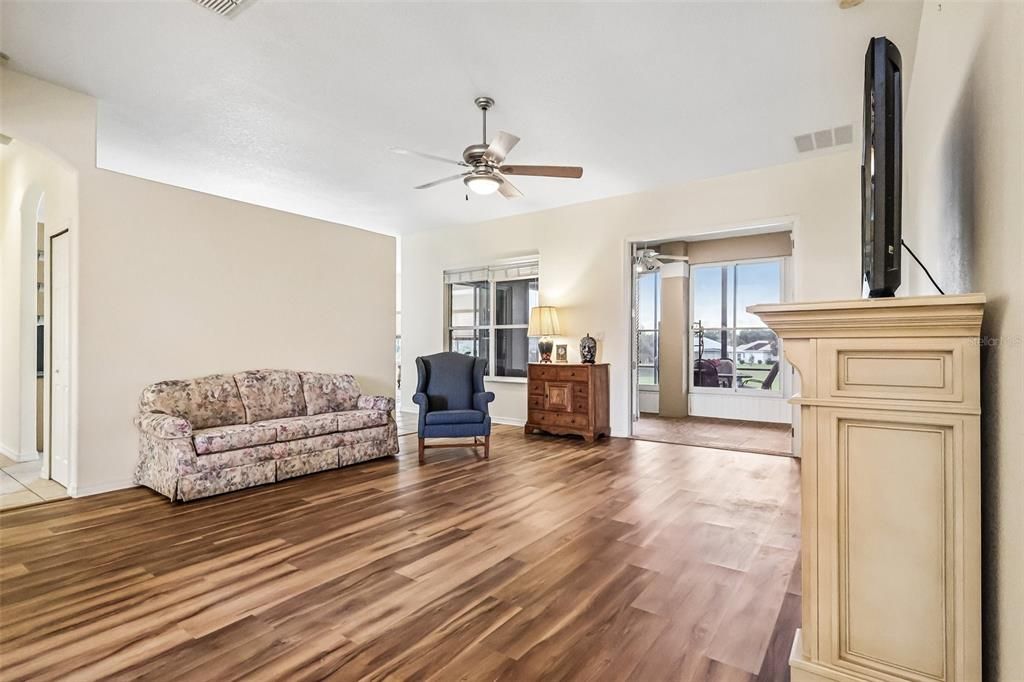For Sale: $433,000 (3 beds, 2 baths, 2407 Square Feet)