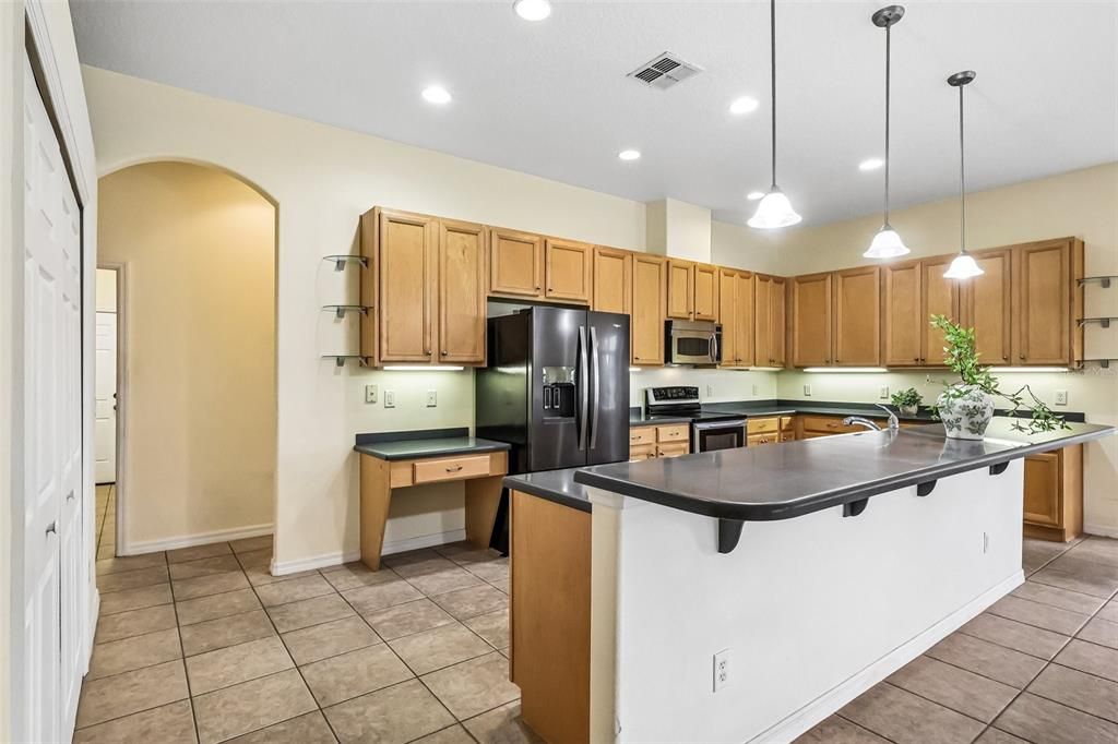 For Sale: $433,000 (3 beds, 2 baths, 2407 Square Feet)