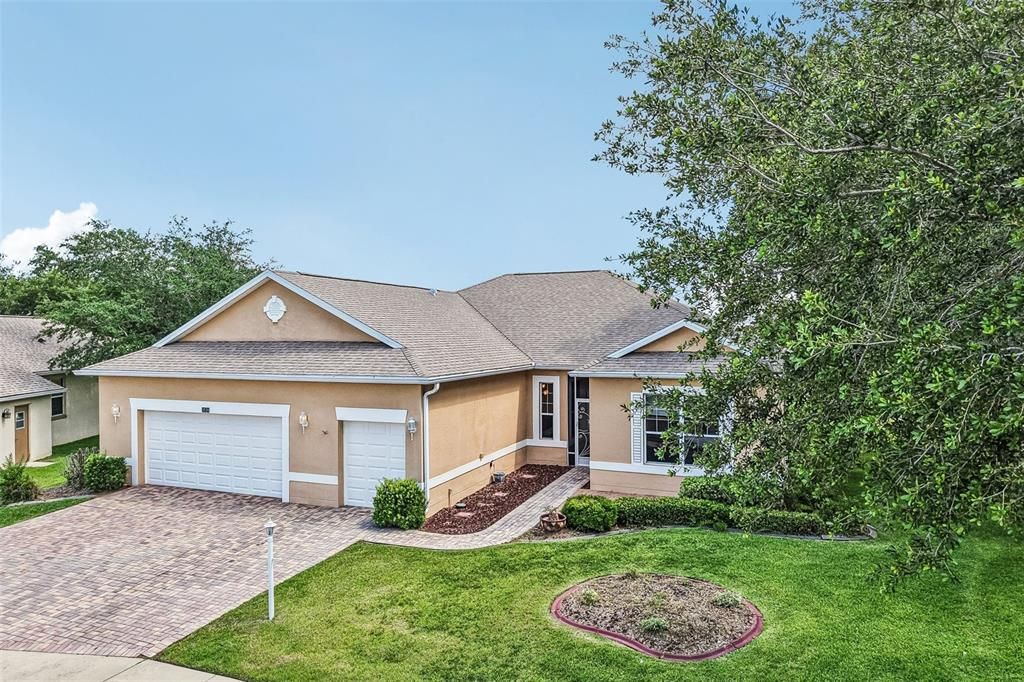 For Sale: $433,000 (3 beds, 2 baths, 2407 Square Feet)
