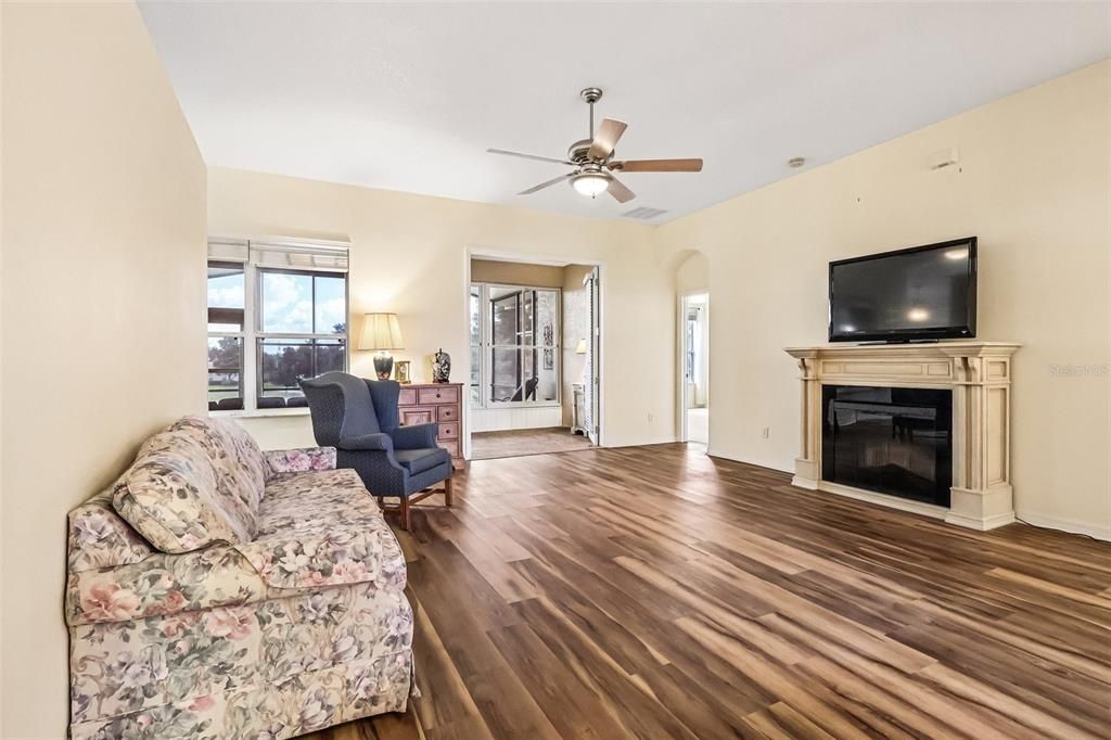 For Sale: $433,000 (3 beds, 2 baths, 2407 Square Feet)