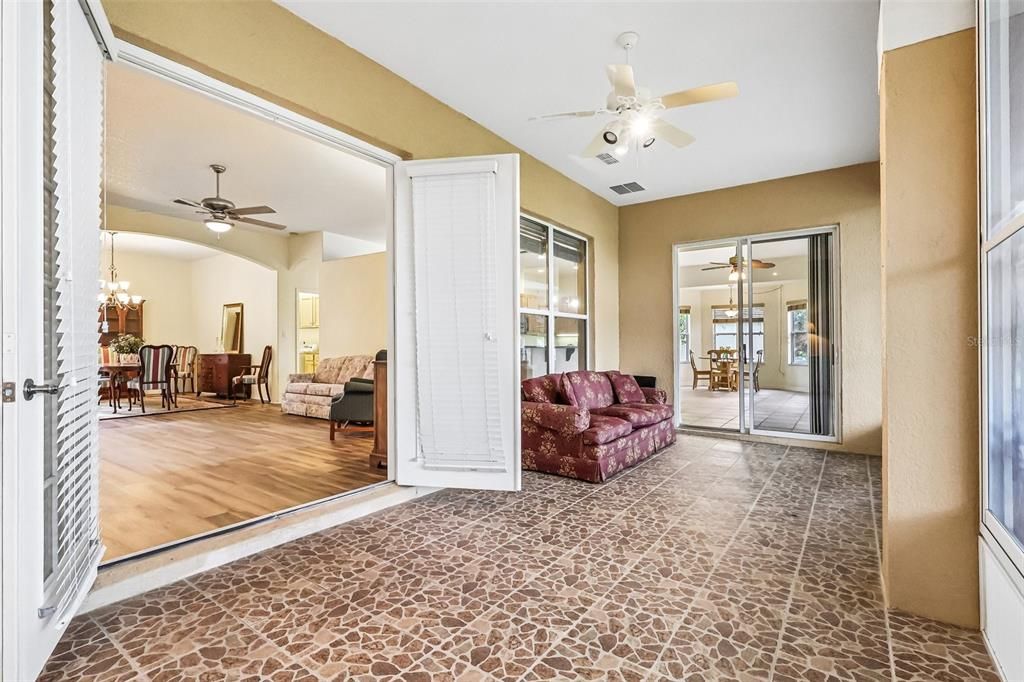 For Sale: $433,000 (3 beds, 2 baths, 2407 Square Feet)