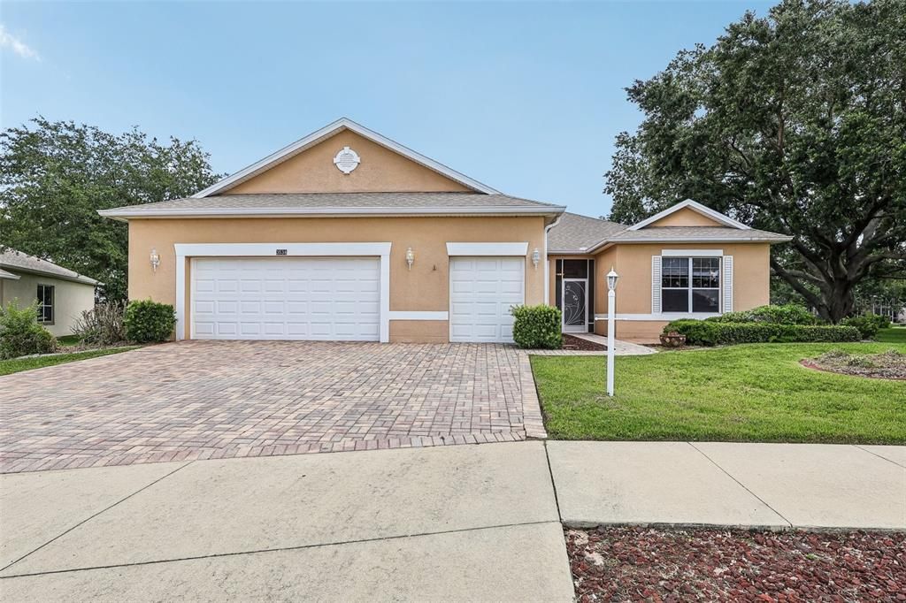 For Sale: $433,000 (3 beds, 2 baths, 2407 Square Feet)