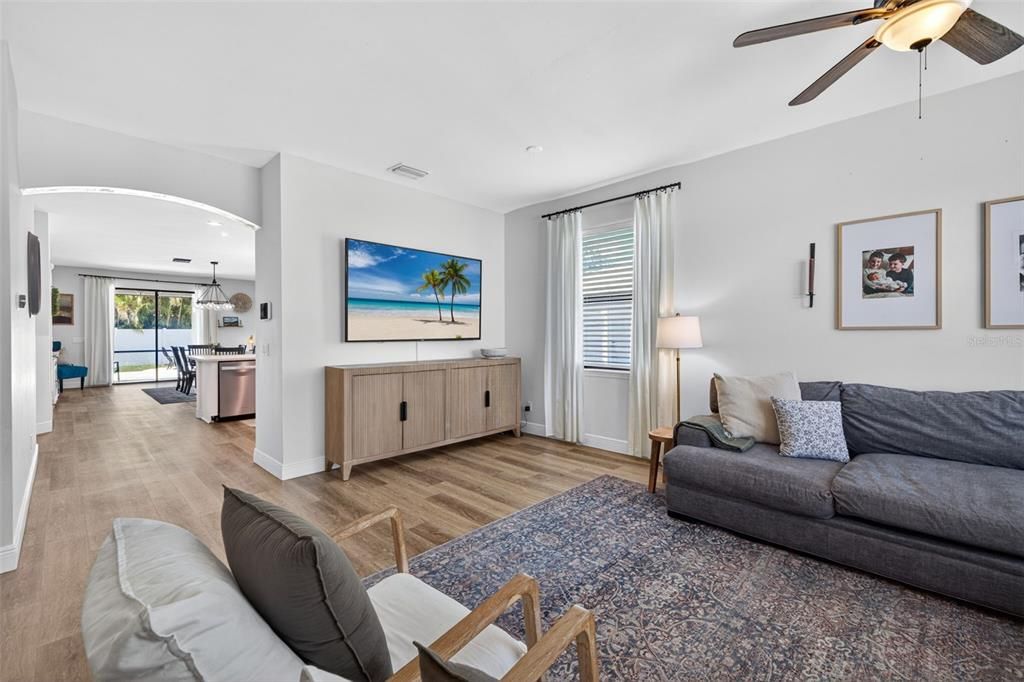 For Sale: $349,900 (4 beds, 2 baths, 1853 Square Feet)