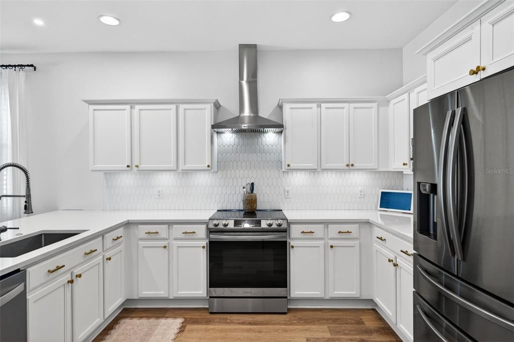 For Sale: $349,900 (4 beds, 2 baths, 1853 Square Feet)