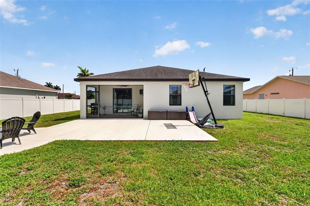 For Sale: $349,900 (4 beds, 2 baths, 1853 Square Feet)