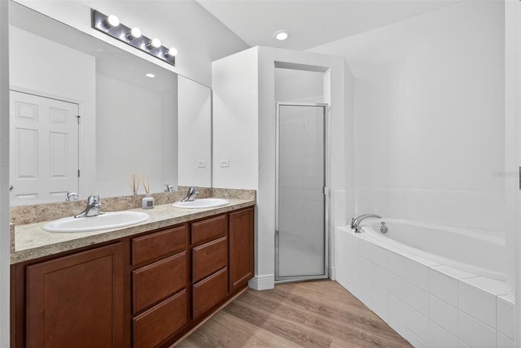 For Sale: $349,900 (4 beds, 2 baths, 1853 Square Feet)
