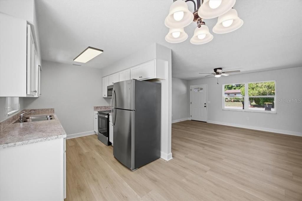 For Sale: $244,900 (3 beds, 1 baths, 1000 Square Feet)
