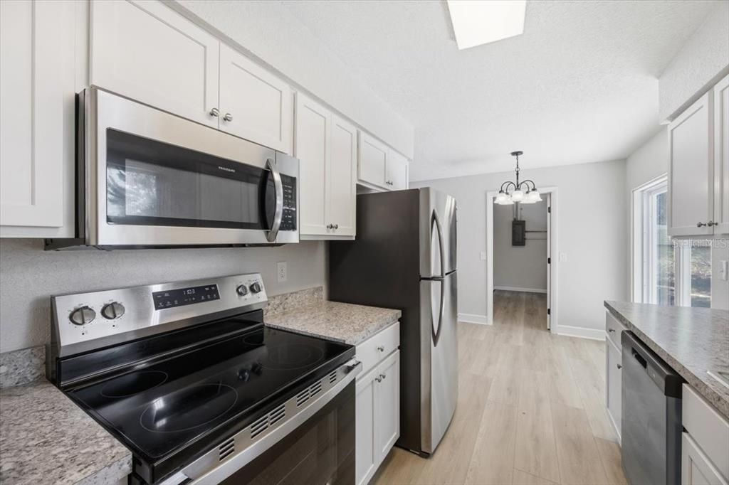 For Sale: $244,900 (3 beds, 1 baths, 1000 Square Feet)