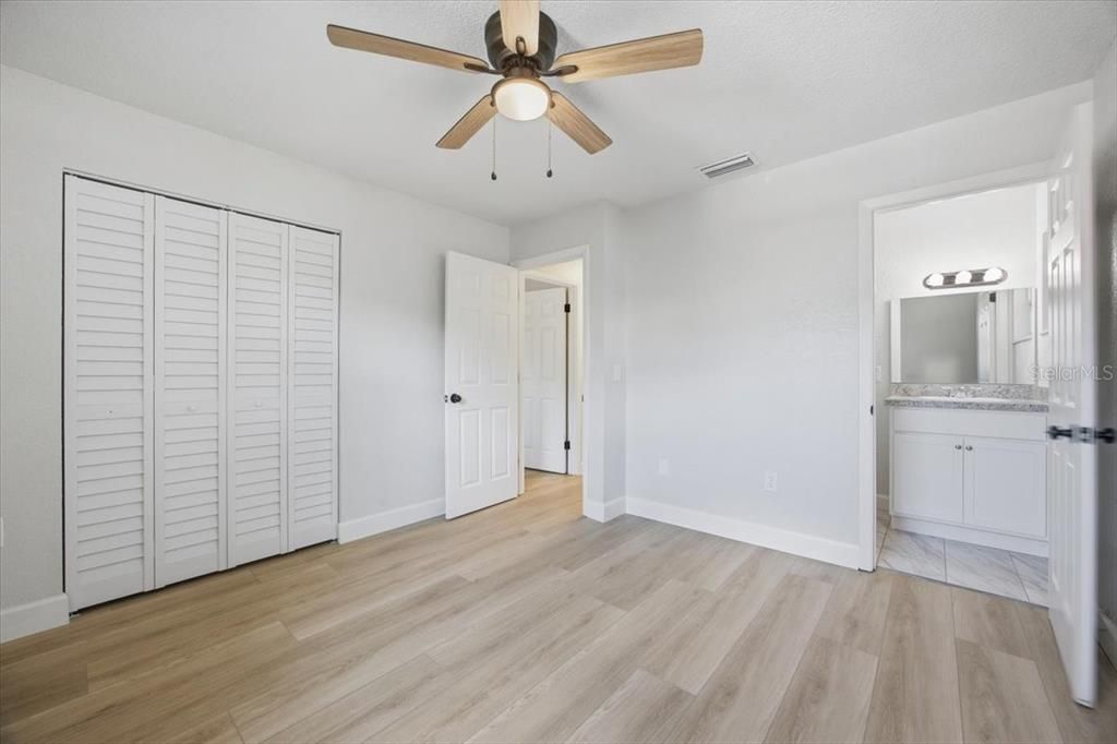 For Sale: $244,900 (3 beds, 1 baths, 1000 Square Feet)