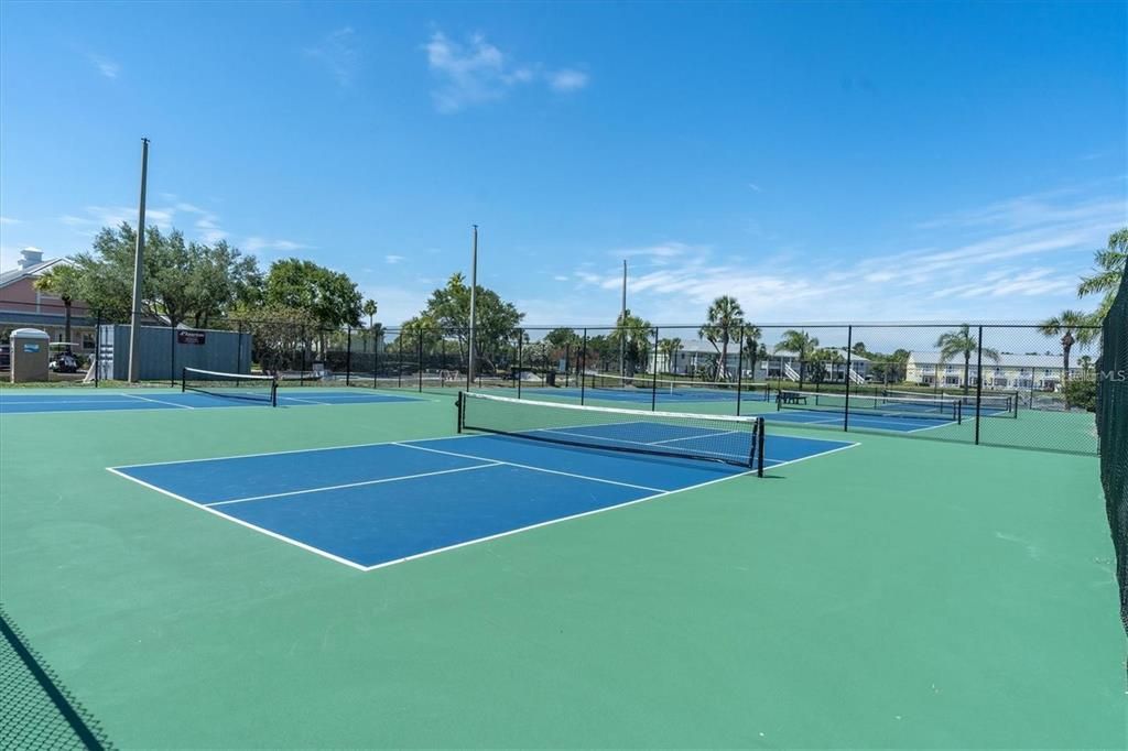 For Sale: $846,000 (6 beds, 0 baths, 1018 Square Feet)