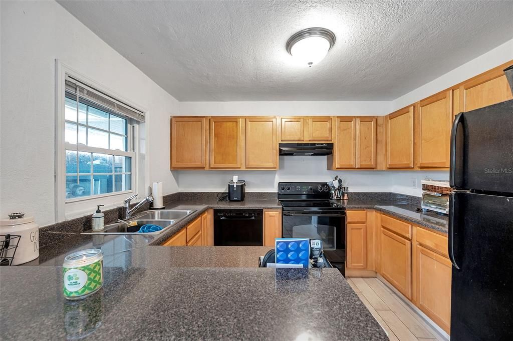 For Sale: $846,000 (6 beds, 0 baths, 1018 Square Feet)