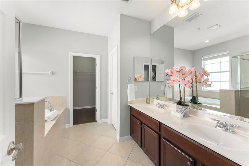 For Sale: $1,149,000 (4 beds, 3 baths, 2731 Square Feet)
