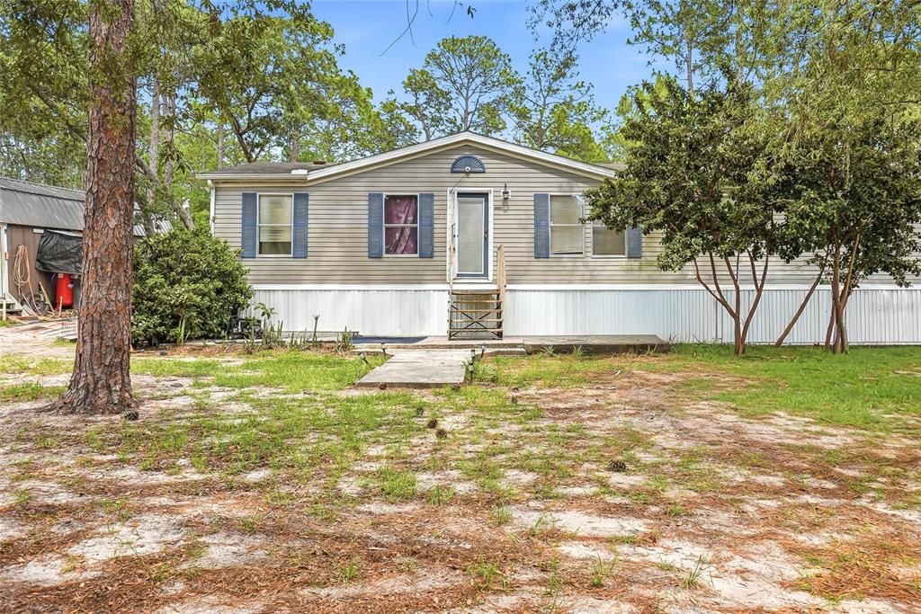 For Sale: $159,000 (3 beds, 2 baths, 1392 Square Feet)
