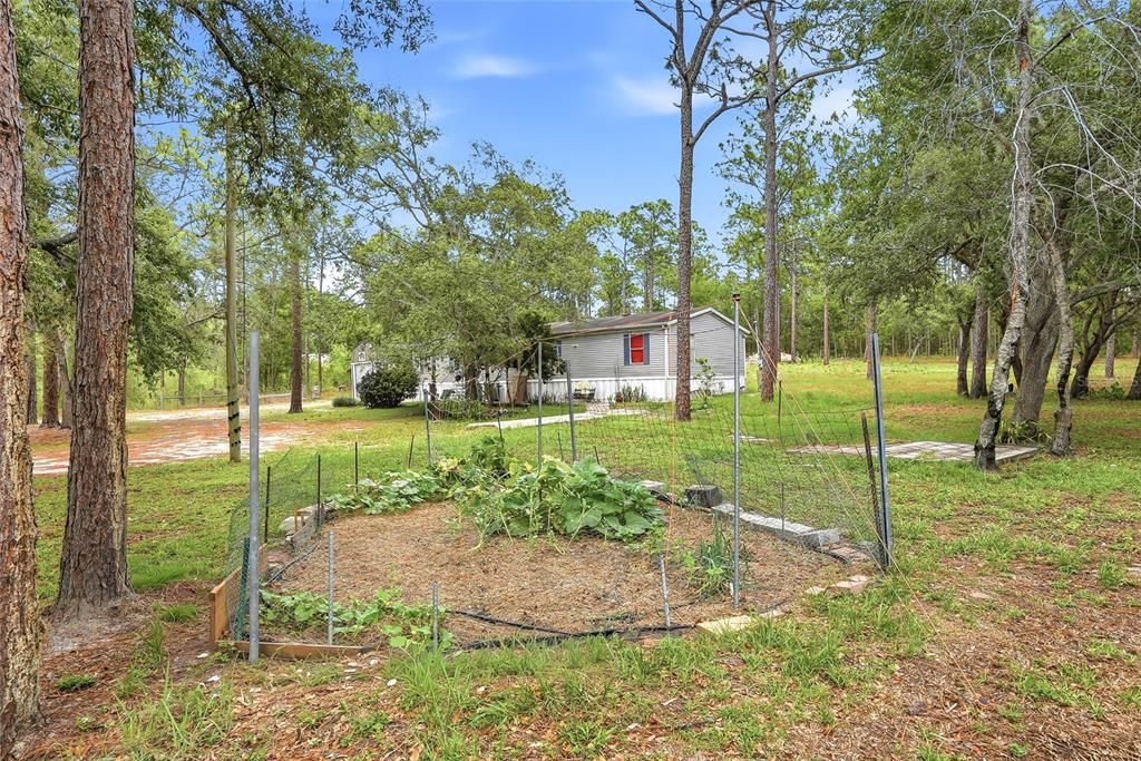For Sale: $159,000 (3 beds, 2 baths, 1392 Square Feet)