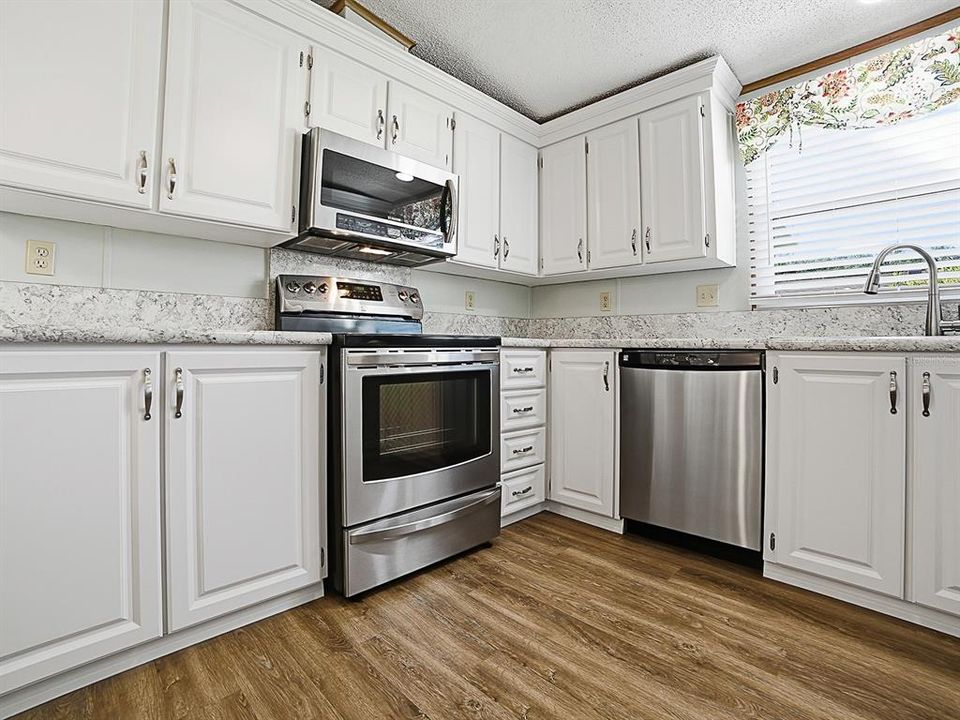 En Venta: $215,000 (2 camas, 2 baños, 1358 Pies cuadrados)