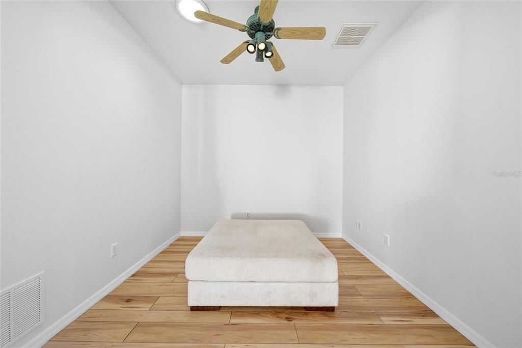 For Sale: $305,000 (2 beds, 2 baths, 1525 Square Feet)