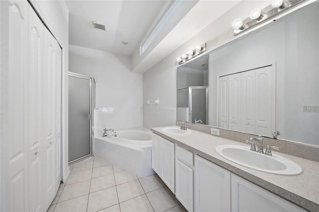 For Sale: $305,000 (2 beds, 2 baths, 1525 Square Feet)