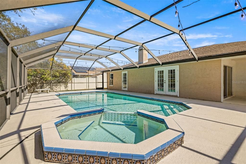 Active With Contract: $3,250 (3 beds, 2 baths, 1528 Square Feet)