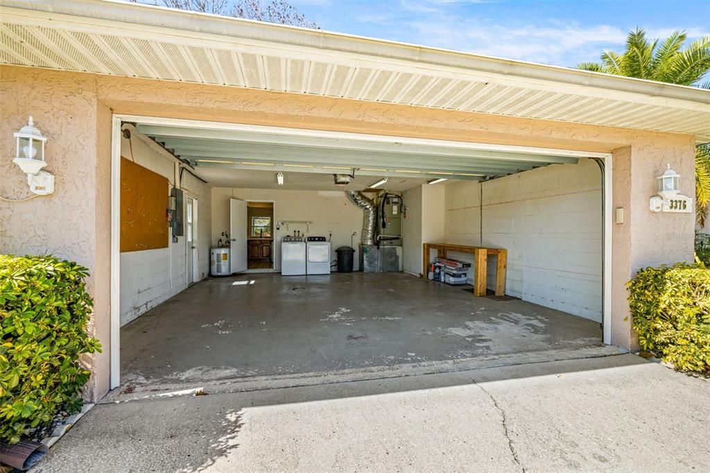 Active With Contract: $3,250 (3 beds, 2 baths, 1528 Square Feet)