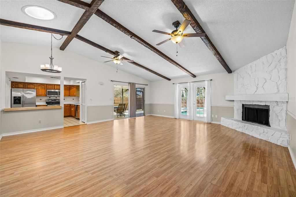Active With Contract: $3,250 (3 beds, 2 baths, 1528 Square Feet)