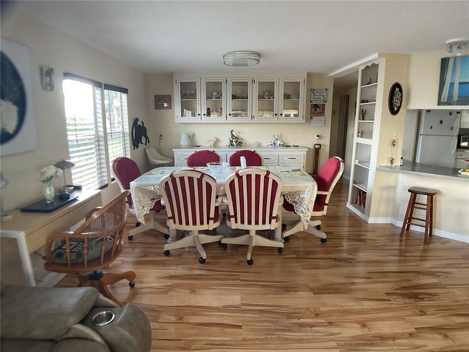 For Sale: $190,000 (2 beds, 2 baths, 1152 Square Feet)
