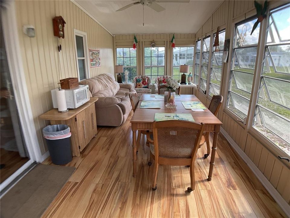 For Sale: $190,000 (2 beds, 2 baths, 1152 Square Feet)