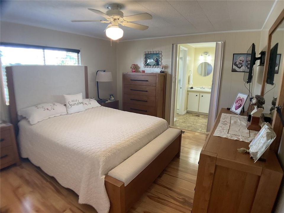For Sale: $190,000 (2 beds, 2 baths, 1152 Square Feet)
