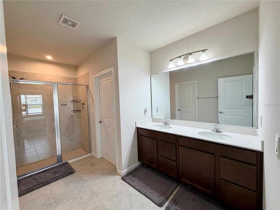 For Sale: $360,000 (3 beds, 2 baths, 1554 Square Feet)