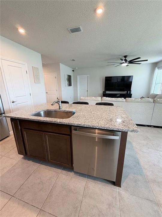 For Sale: $360,000 (3 beds, 2 baths, 1554 Square Feet)
