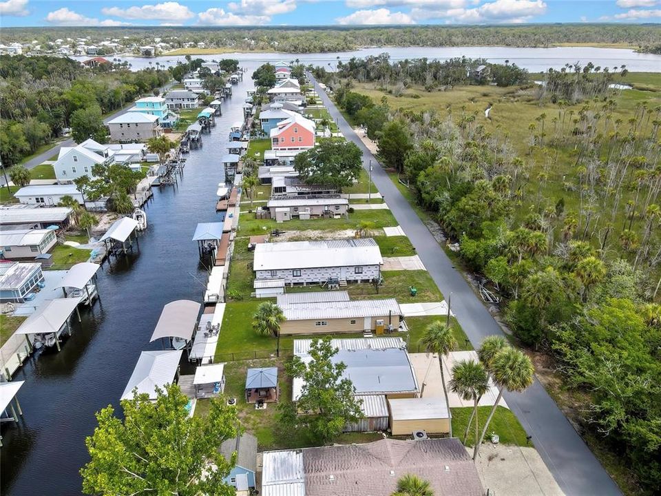 На продажу: $425,000 (2 спален, 1 ванн, 672 Квадратных фут)