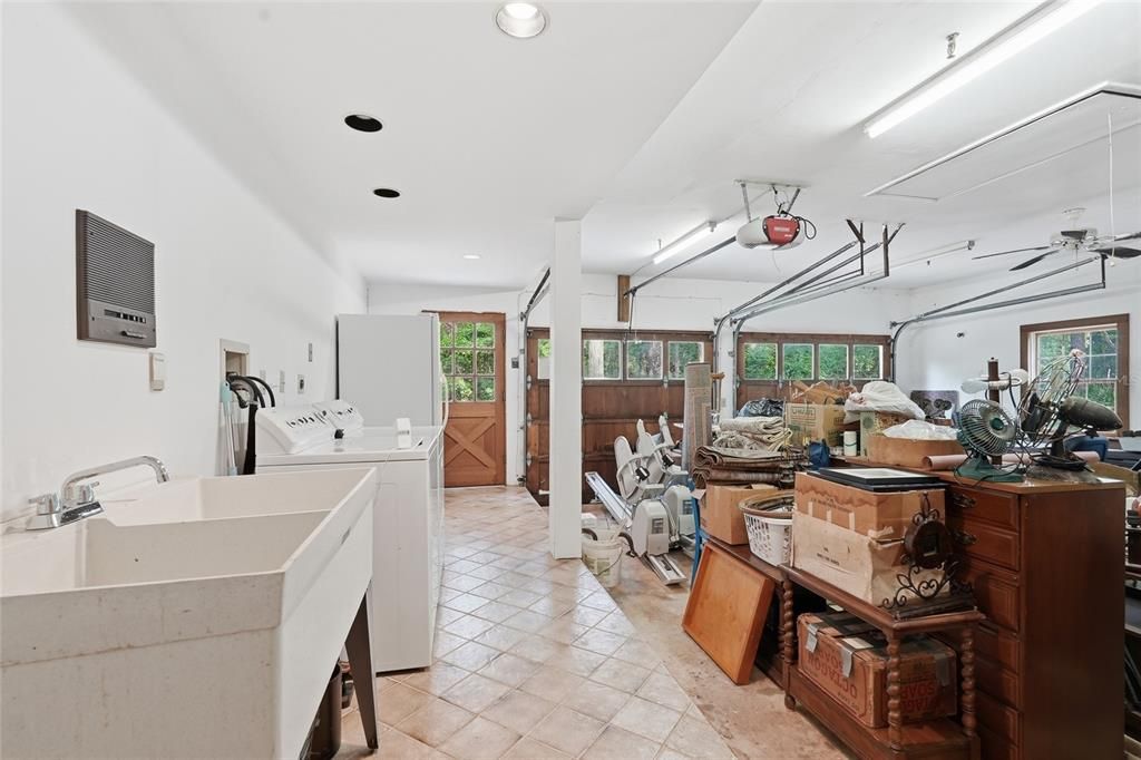 For Sale: $499,000 (3 beds, 3 baths, 2408 Square Feet)
