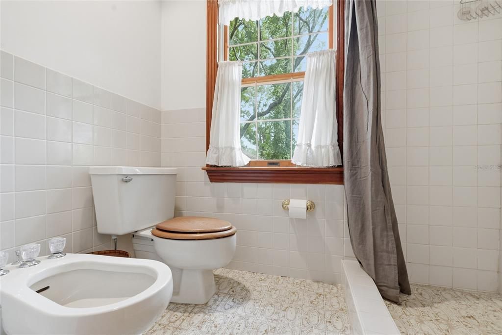 For Sale: $499,000 (3 beds, 3 baths, 2408 Square Feet)
