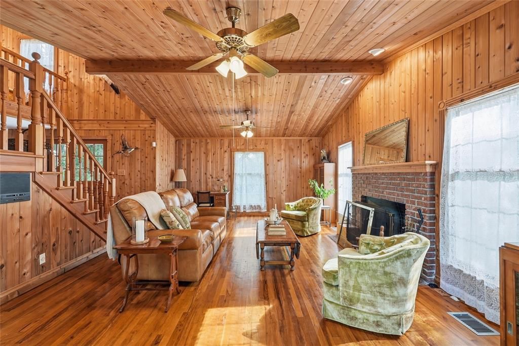 For Sale: $499,000 (3 beds, 3 baths, 2408 Square Feet)