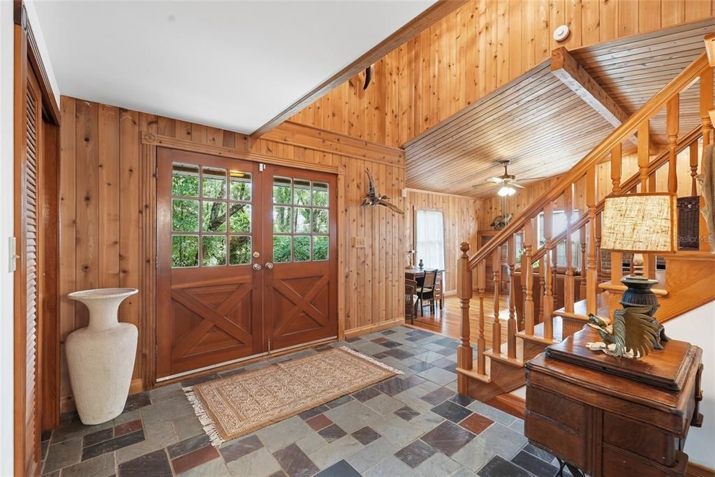 For Sale: $499,000 (3 beds, 3 baths, 2408 Square Feet)
