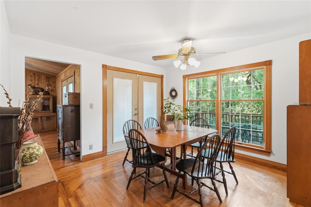 For Sale: $499,000 (3 beds, 3 baths, 2408 Square Feet)