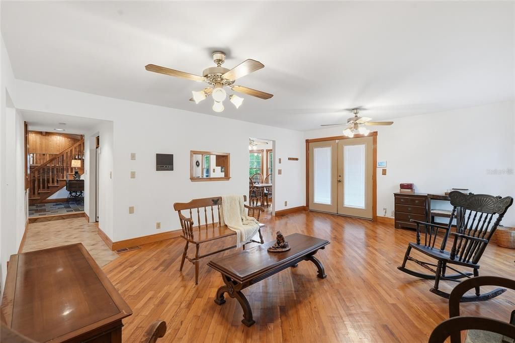 For Sale: $499,000 (3 beds, 3 baths, 2408 Square Feet)
