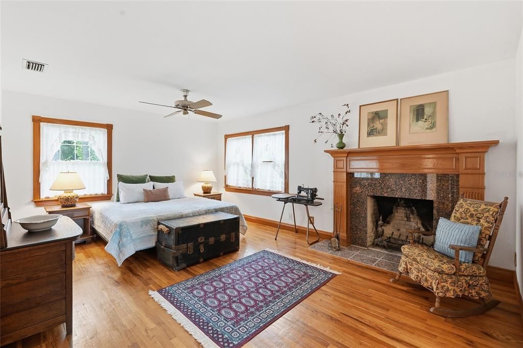 For Sale: $499,000 (3 beds, 3 baths, 2408 Square Feet)
