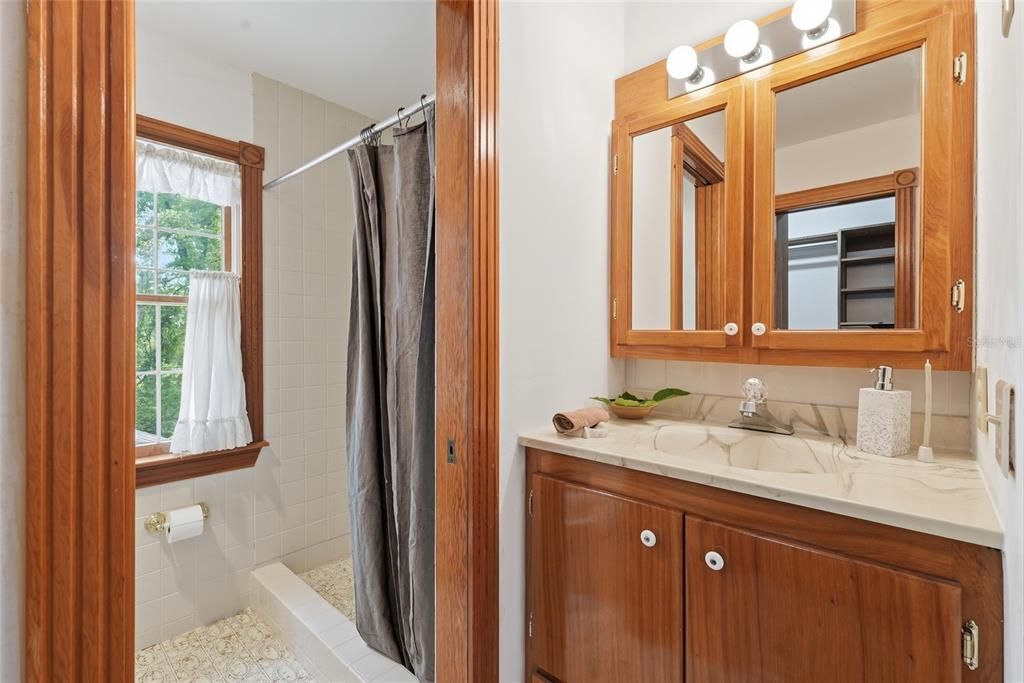 For Sale: $499,000 (3 beds, 3 baths, 2408 Square Feet)