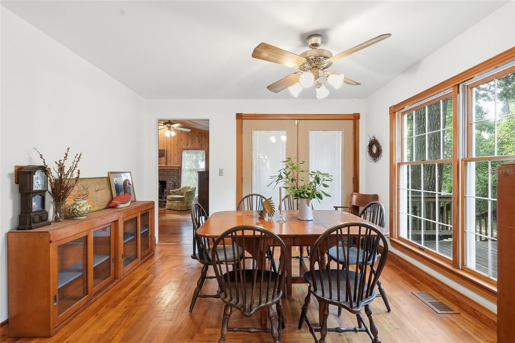 For Sale: $499,000 (3 beds, 3 baths, 2408 Square Feet)