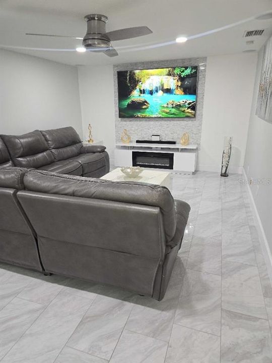 En Venta: $609,000 (4 camas, 3 baños, 2434 Pies cuadrados)