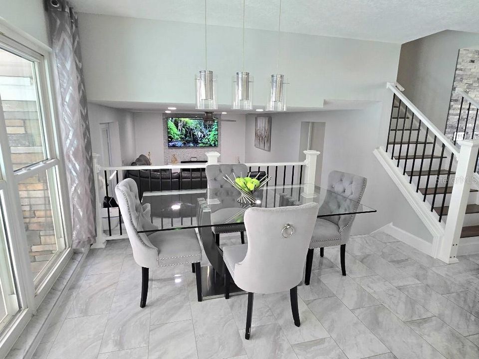 En Venta: $609,000 (4 camas, 3 baños, 2434 Pies cuadrados)