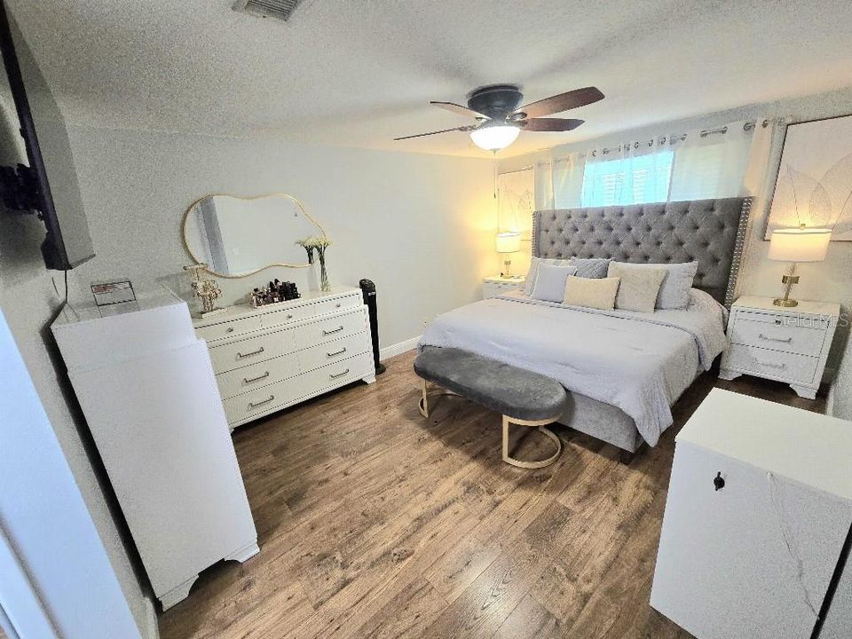 En Venta: $609,000 (4 camas, 3 baños, 2434 Pies cuadrados)