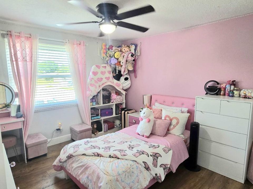 En Venta: $609,000 (4 camas, 3 baños, 2434 Pies cuadrados)