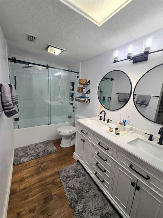 En Venta: $609,000 (4 camas, 3 baños, 2434 Pies cuadrados)